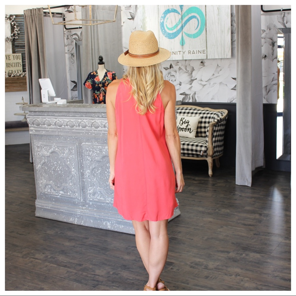 🌞SUMMER SALE🌞 Coral embroidered halter cut dress - Picture 4 of 4